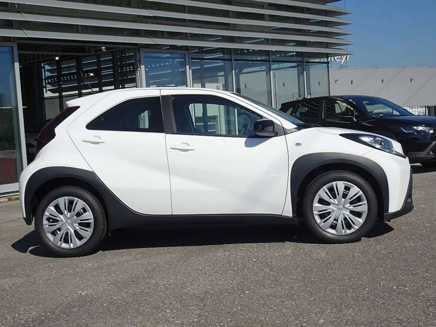 Toyota Aygo X 1,0 VVT-i Play *Prompt Weiß - 2