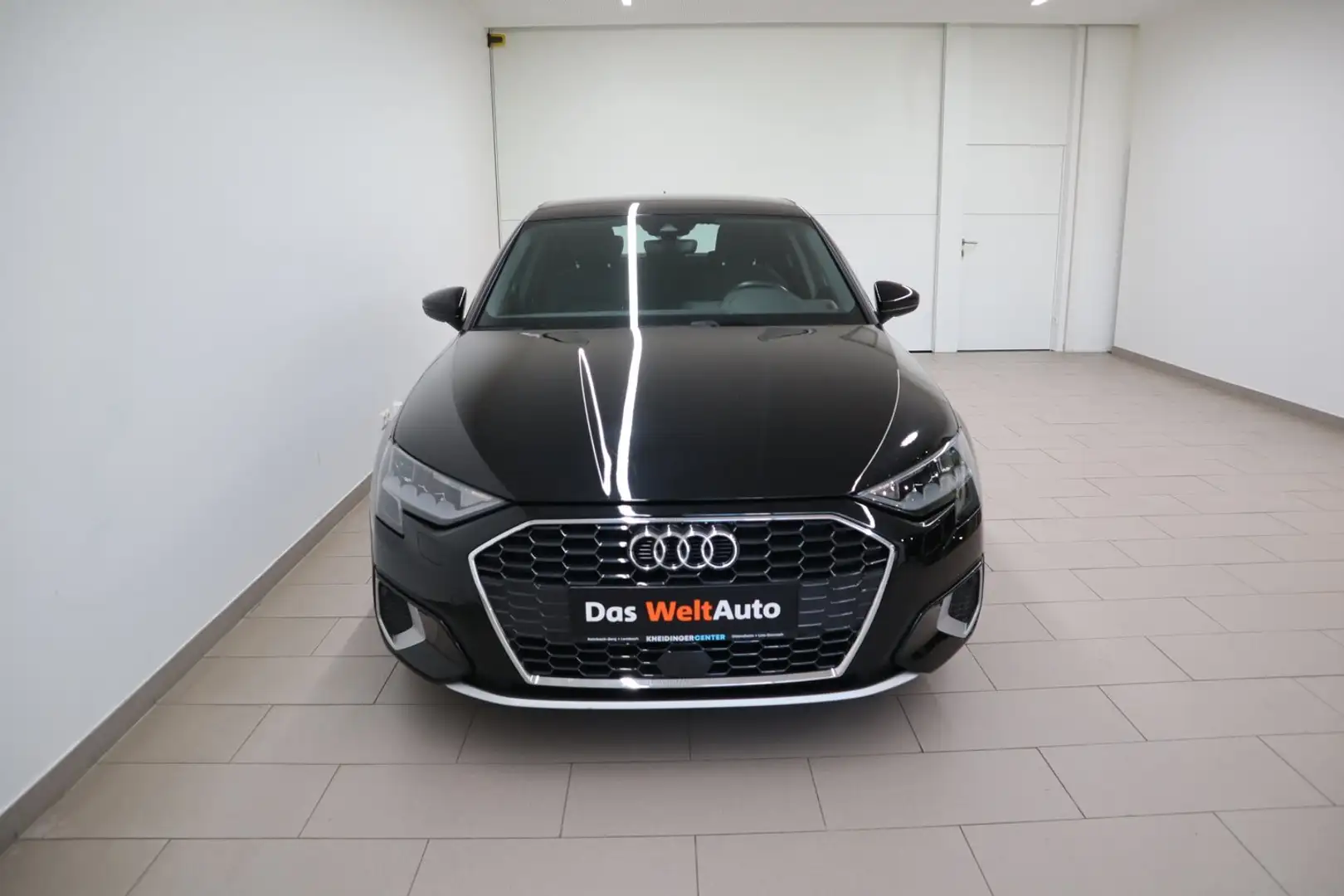 Audi A3 30 TFSI advanced Schwarz - 2