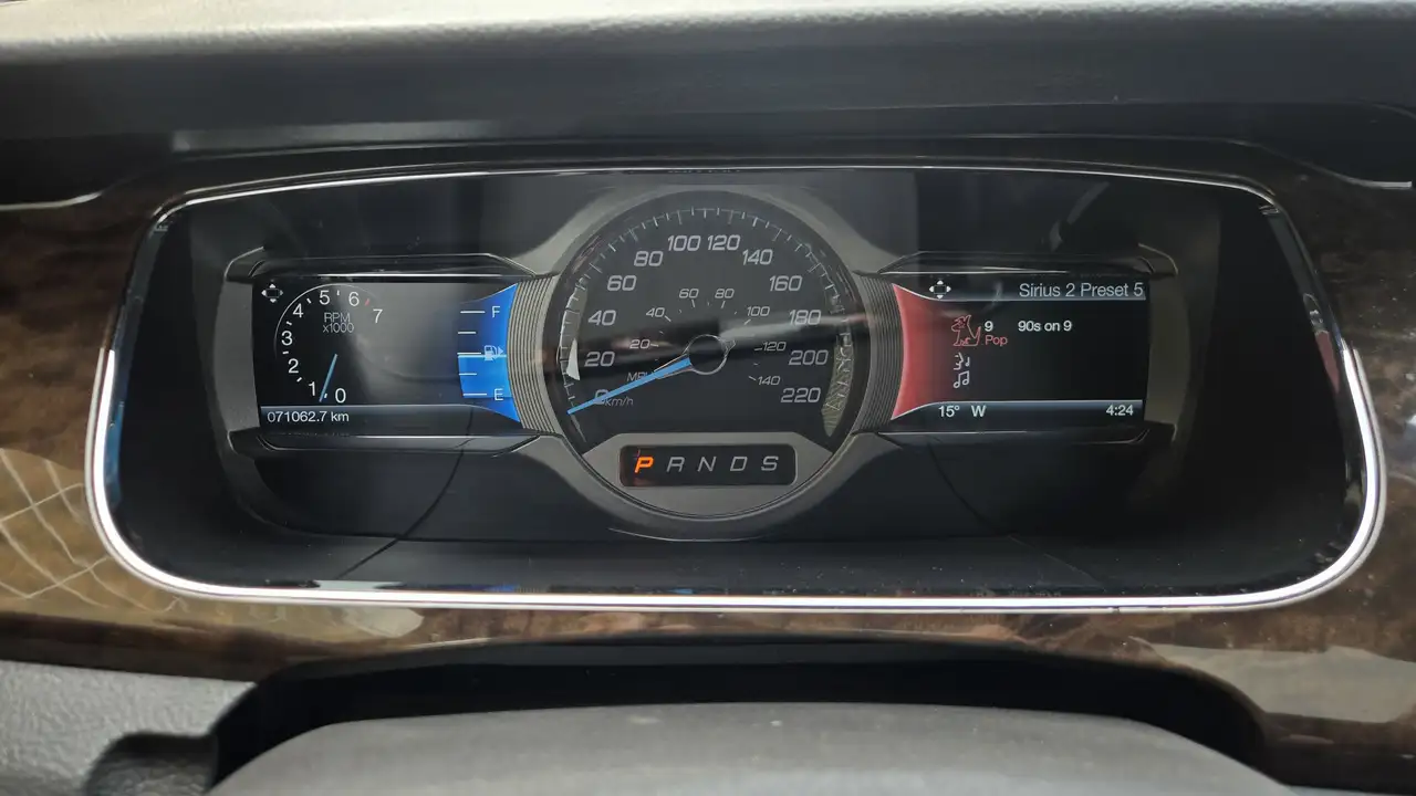 Ford Taurus снимка Ford Taurus