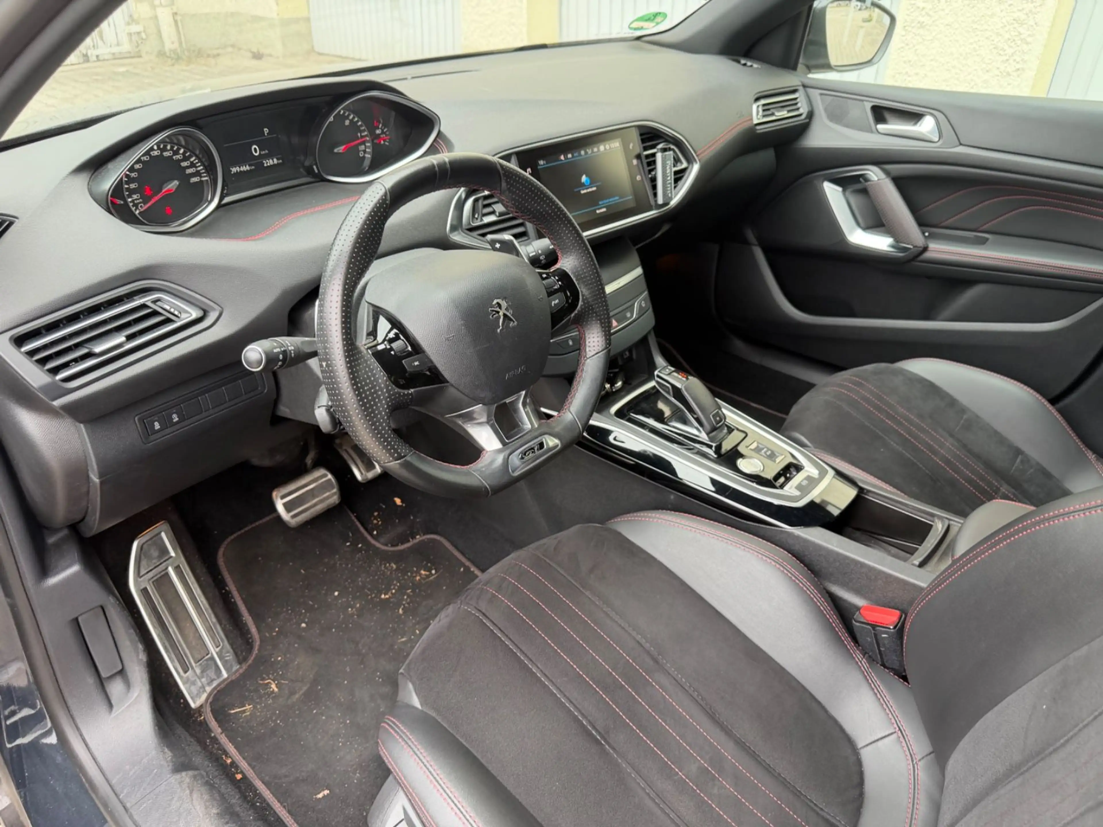 Peugeot 308 GT*LED*CarPlay*Komfortzugang* — photo 6