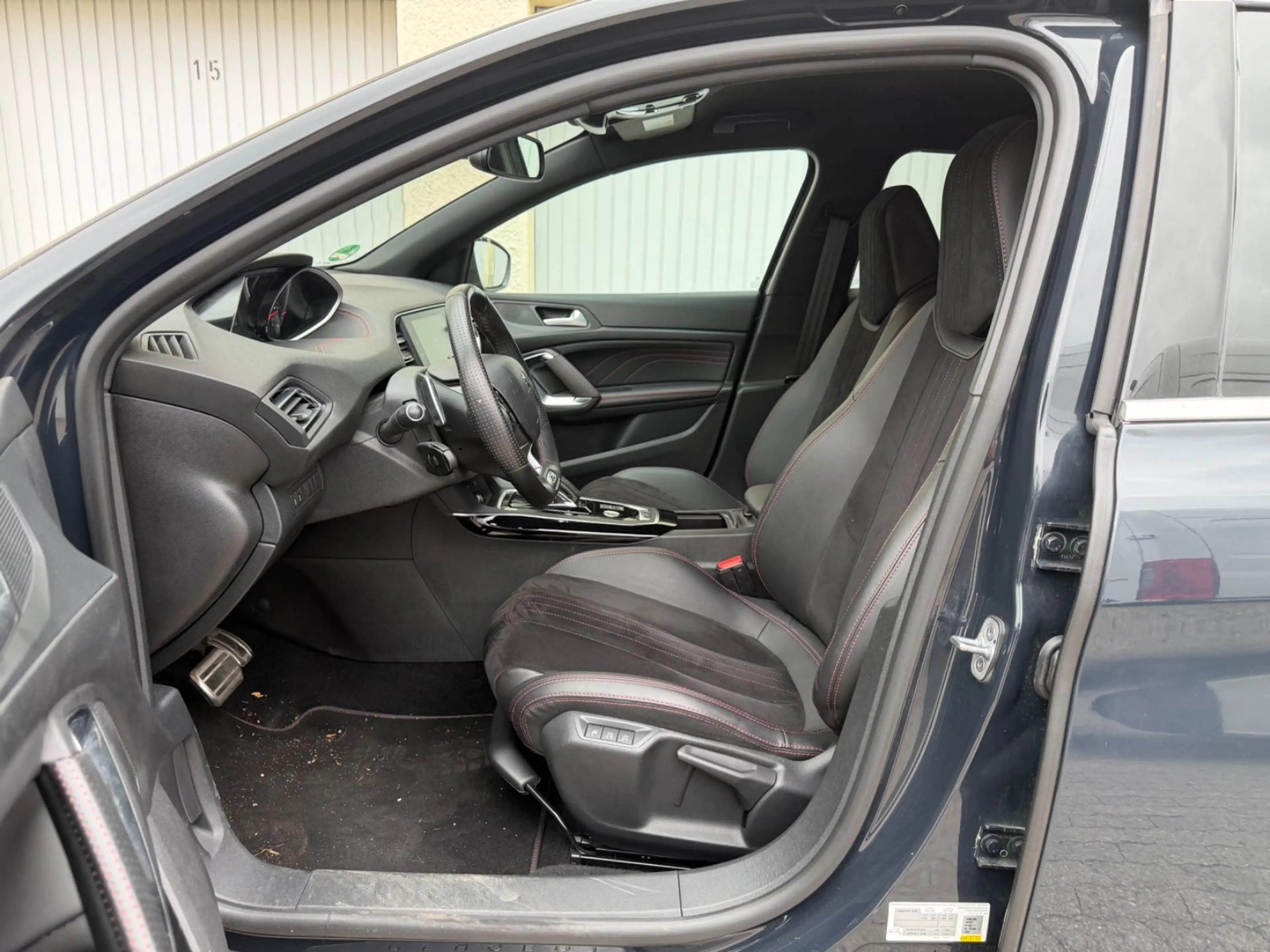 Peugeot 308 GT*LED*CarPlay*Komfortzugang* — photo 4
