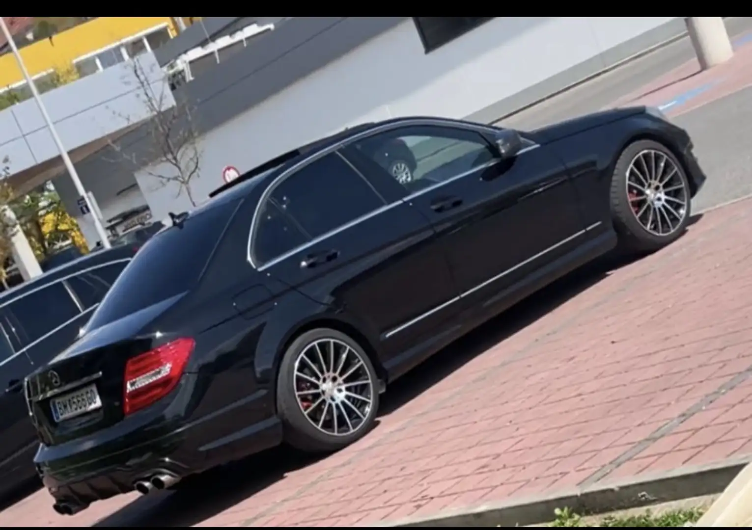 Mercedes-Benz C 250 AVANTGARDE AMG LINE Schwarz - 1