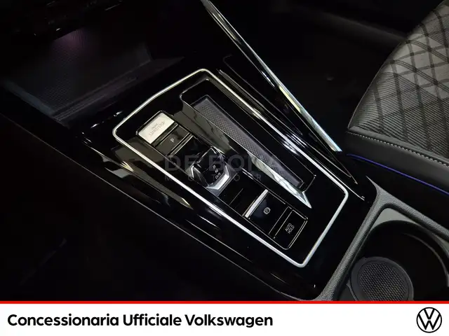 Volkswagen Golf view 12