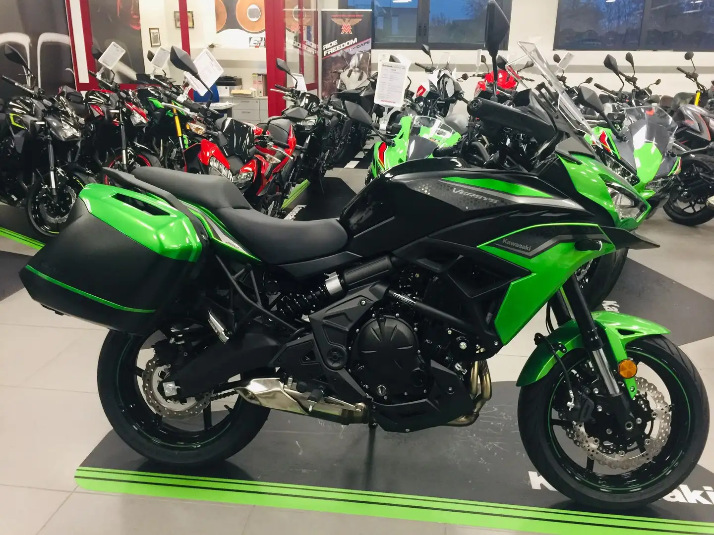 Kawasaki Versys 650 ABS zelena - 2