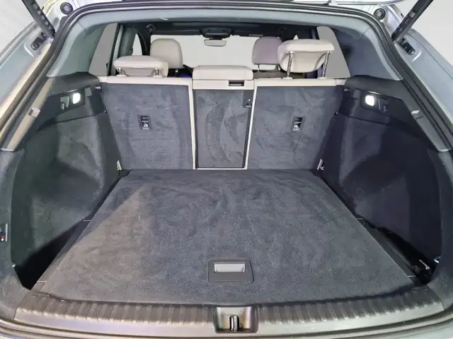 Audi Q4 e-tron view 10