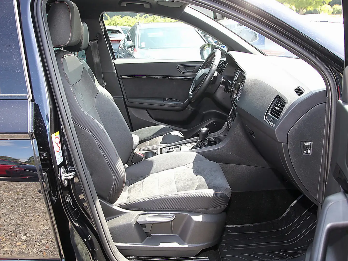 CUPRA Ateca 2.0 TSI 4Drive DSG NAVI PANO AHK 360° V Schwarz - 2
