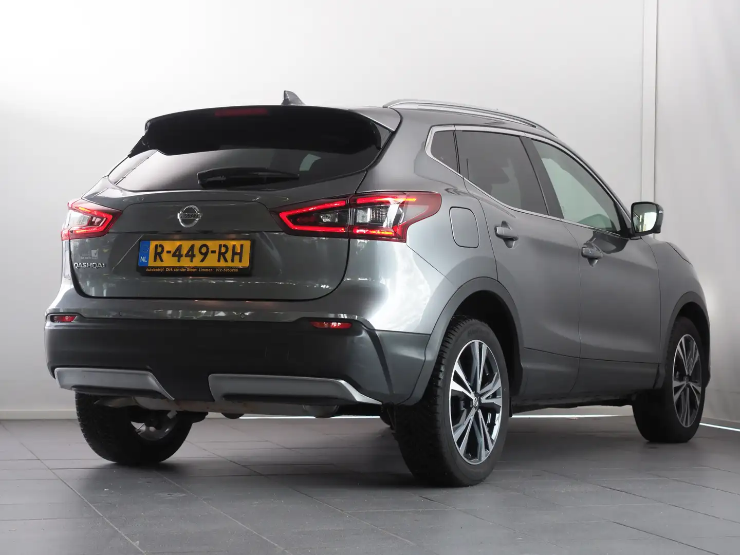 Nissan Qashqai 1.3 DIG-T Design Edition Gris - 2