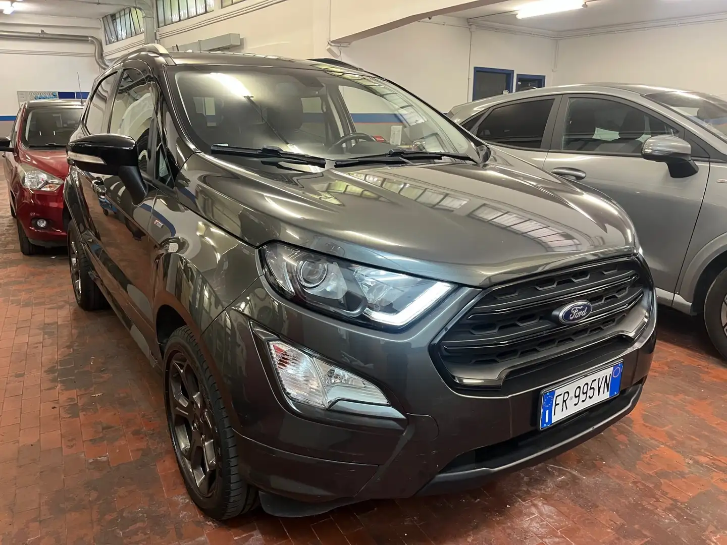Ford EcoSport 1.0 EcoBoost 125 CV automatica ST-Line Grigio - 1