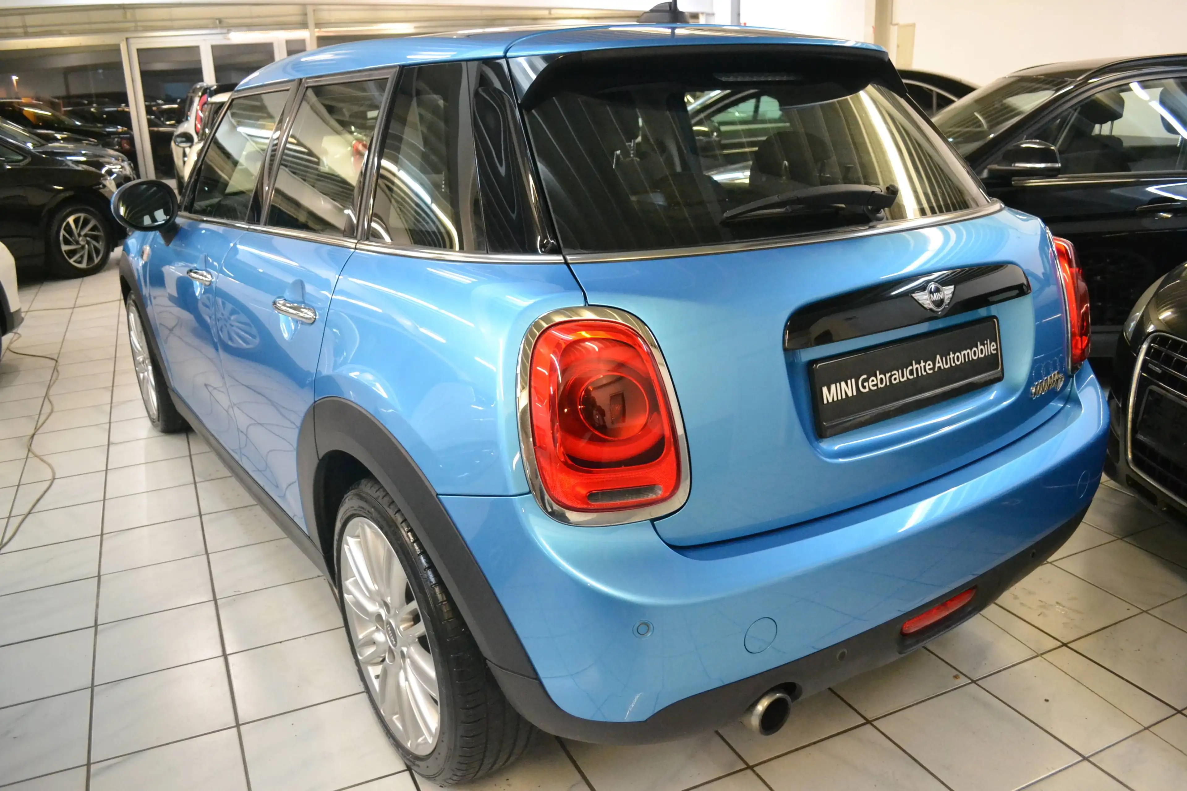 MINI Cooper D 5-Türer*1.HAND*LED*T-LEDER*ALU17zoll*NAVIGATION* — photo 5
