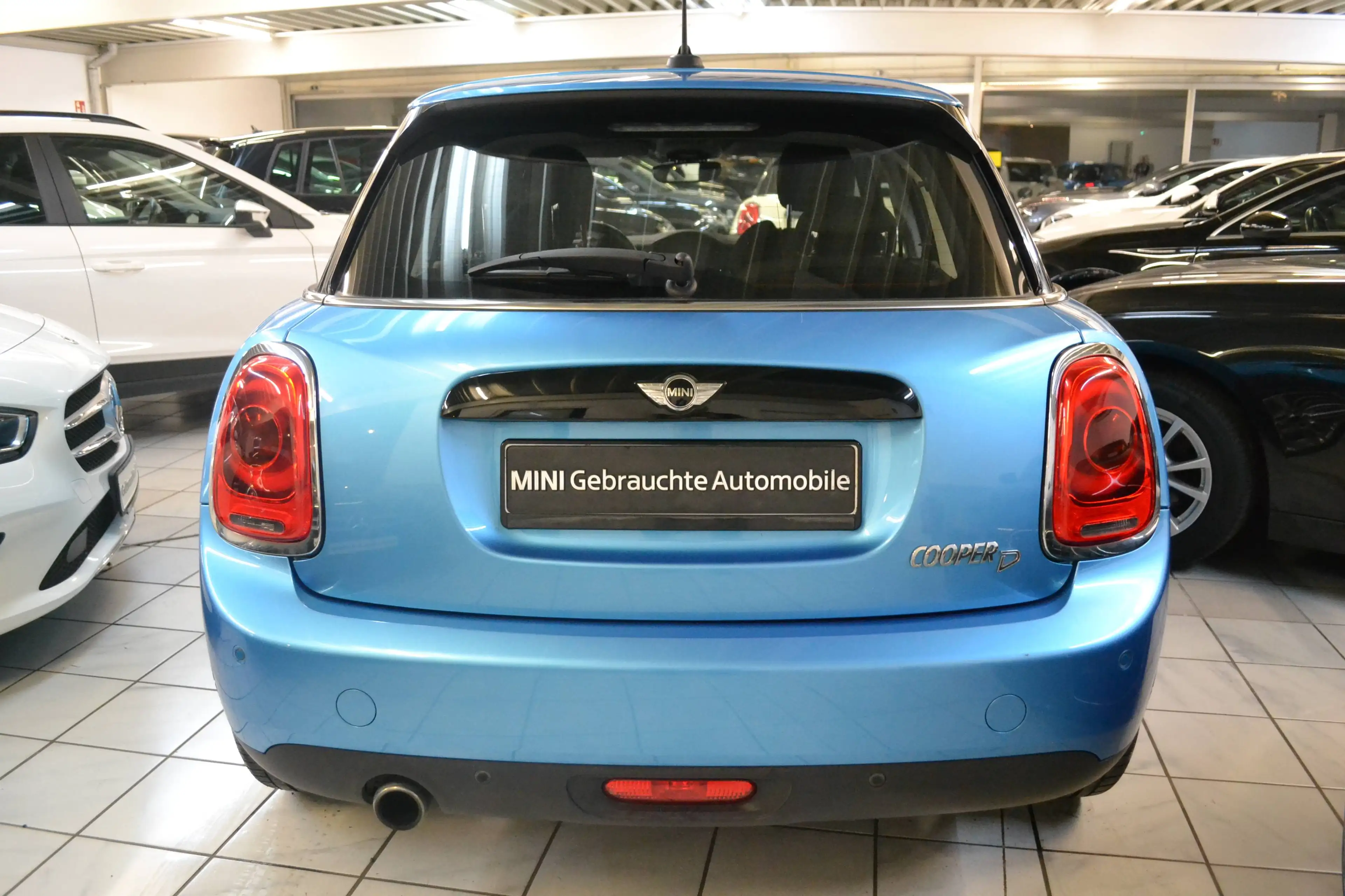 MINI Cooper D 5-Türer*1.HAND*LED*T-LEDER*ALU17zoll*NAVIGATION* — photo 4