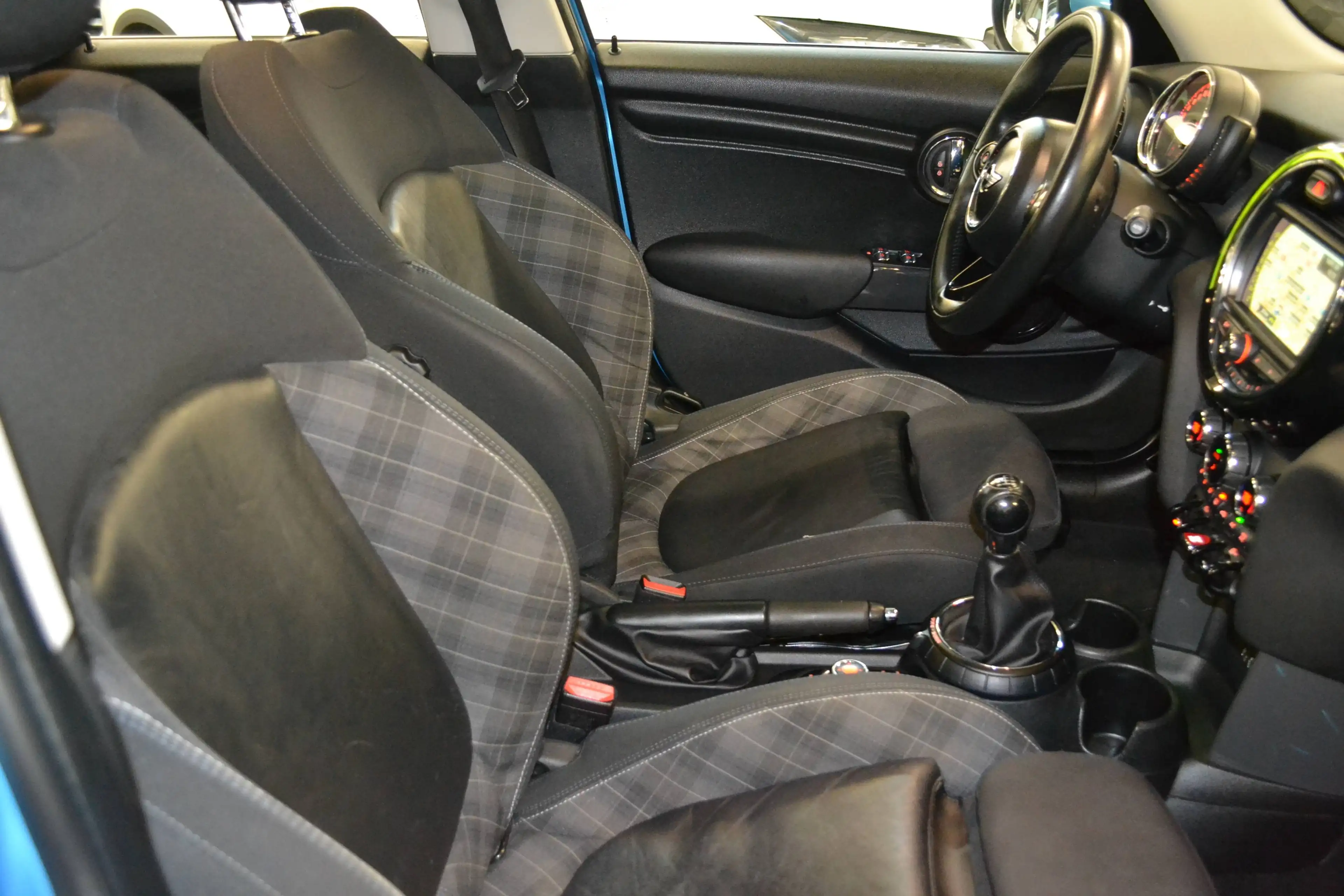 MINI Cooper D 5-Türer*1.HAND*LED*T-LEDER*ALU17zoll*NAVIGATION* — photo 12
