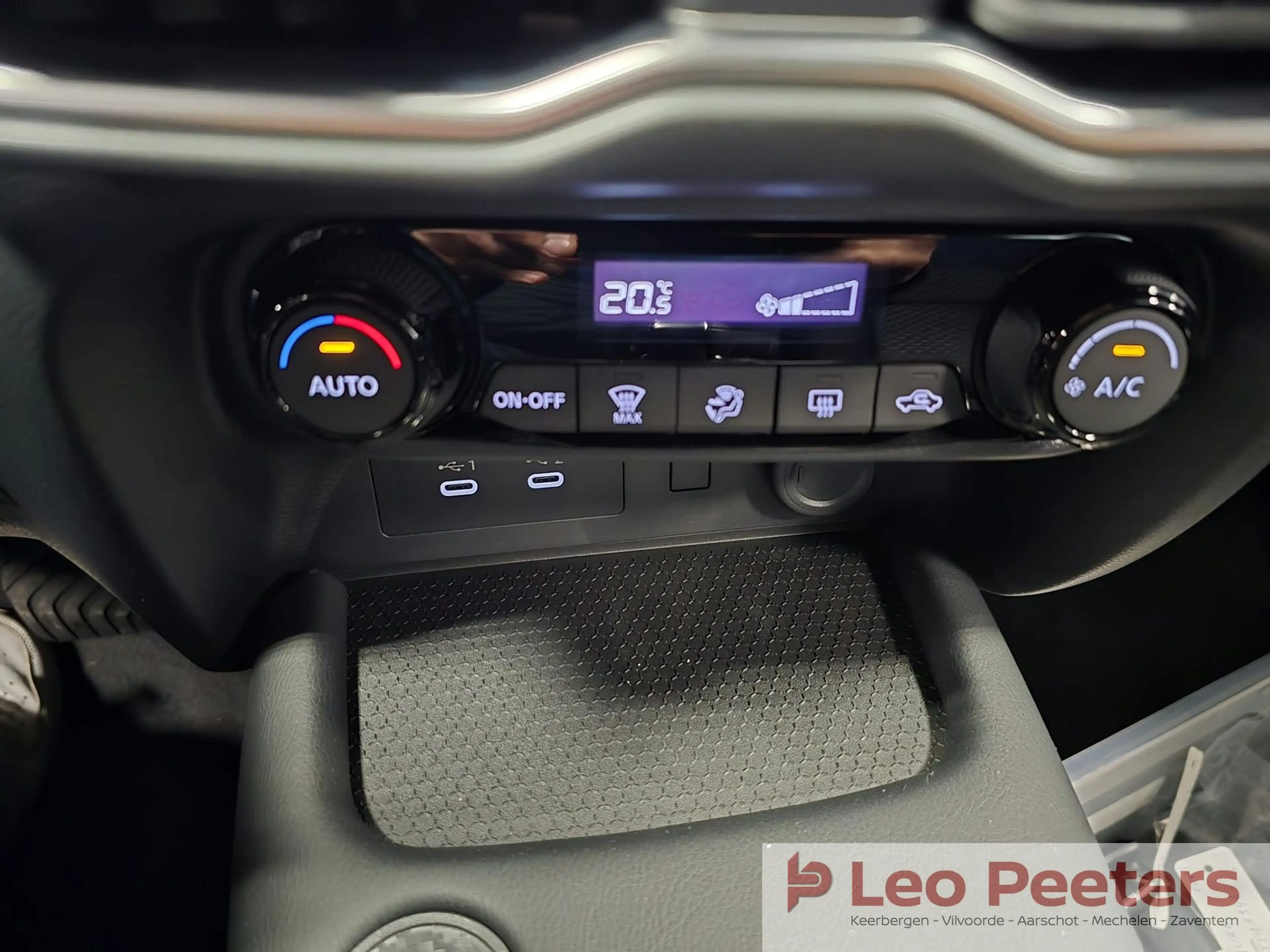 Nissan Juke HYBRIDE Acenta Plus MY26 — photo 12