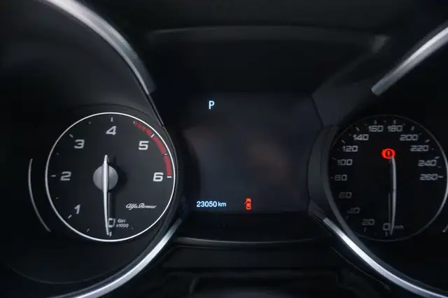 Alfa Romeo Stelvio view 12
