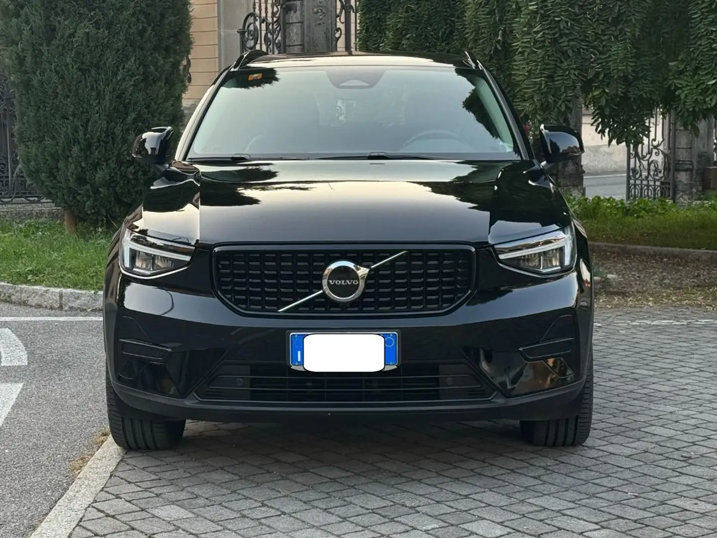 Volvo XC40 B4 AWD automatico Plus Dark MY23 Nero - 2