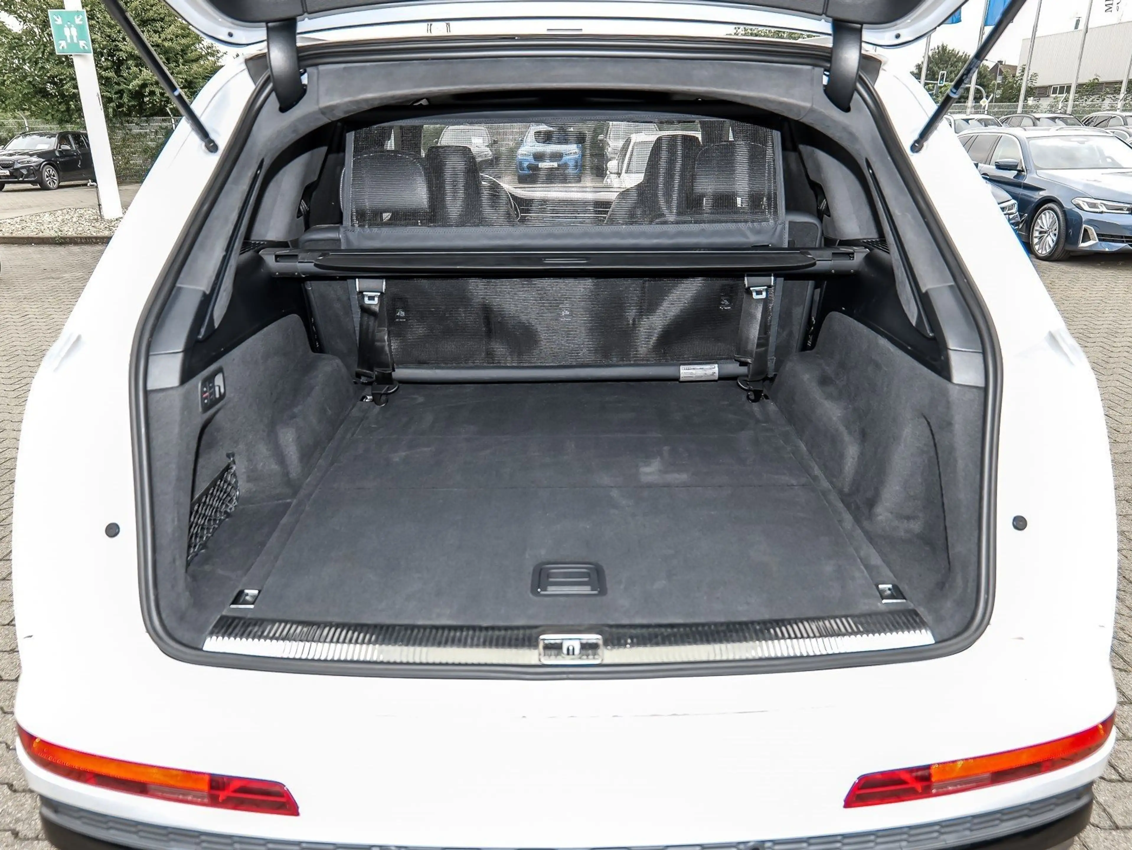 Audi SQ7 4.0 TFSI quattro Navi+HuD+Pano+AHK+B&O+Massage+Sta — photo 27