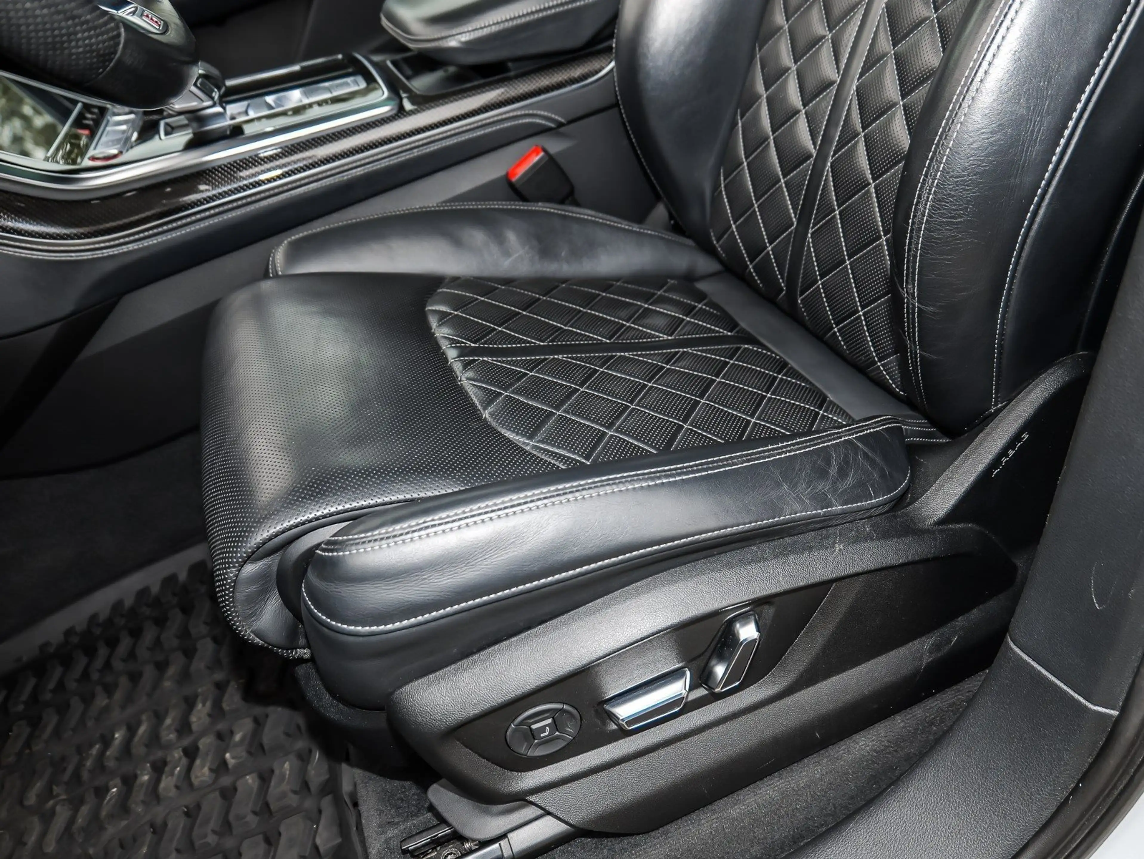Audi SQ7 4.0 TFSI quattro Navi+HuD+Pano+AHK+B&O+Massage+Sta — photo 26