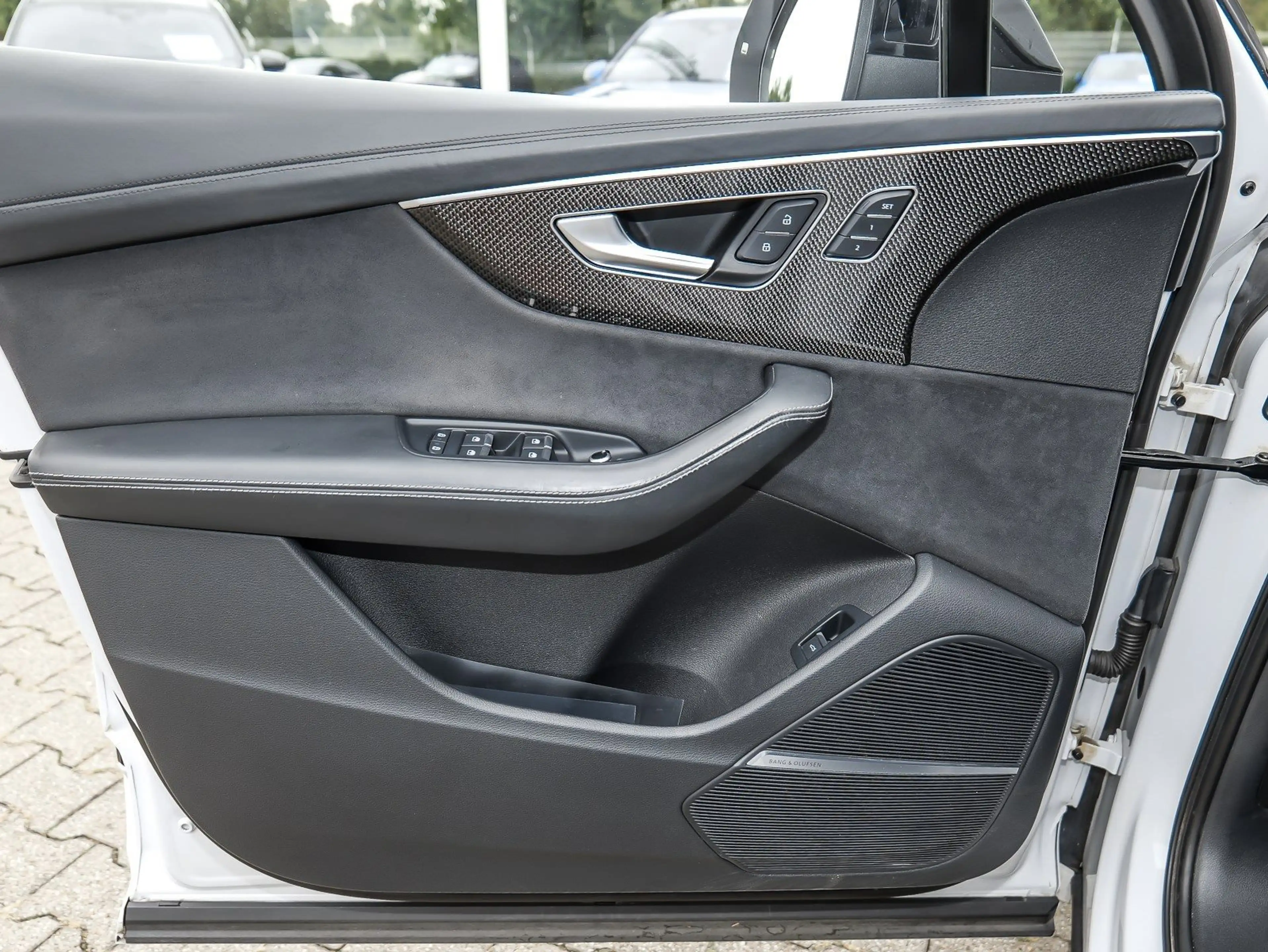 Audi SQ7 4.0 TFSI quattro Navi+HuD+Pano+AHK+B&O+Massage+Sta — photo 24
