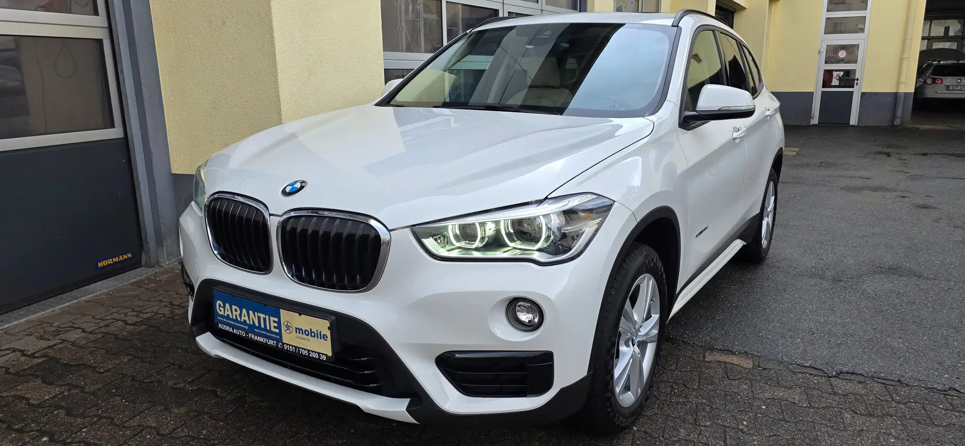 BMW X1 d Sport Line*1 Hand*Pano*Voll* Garantie Weiß - 2
