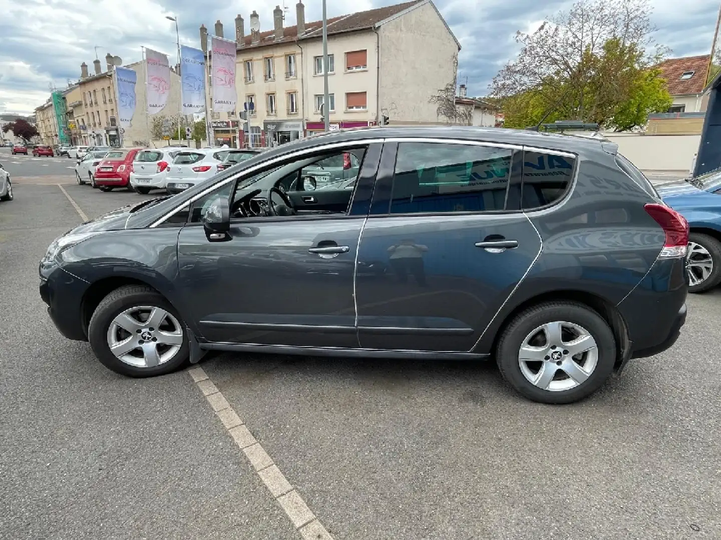 Peugeot 3008 1.6 HDi 110ch FAP Business Pack - 2