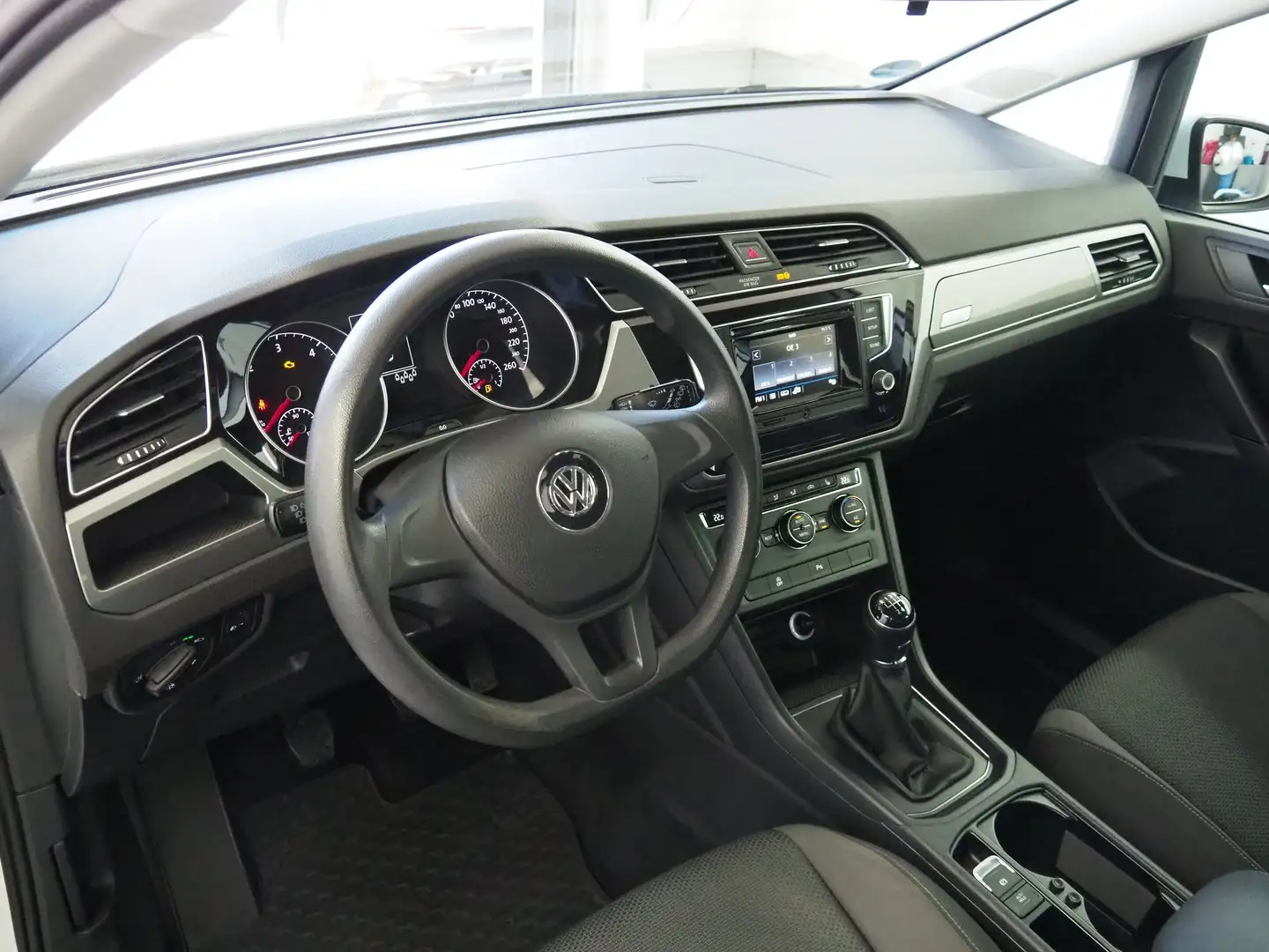 Volkswagen Touran Trendline TDI SCR Weiß - 2
