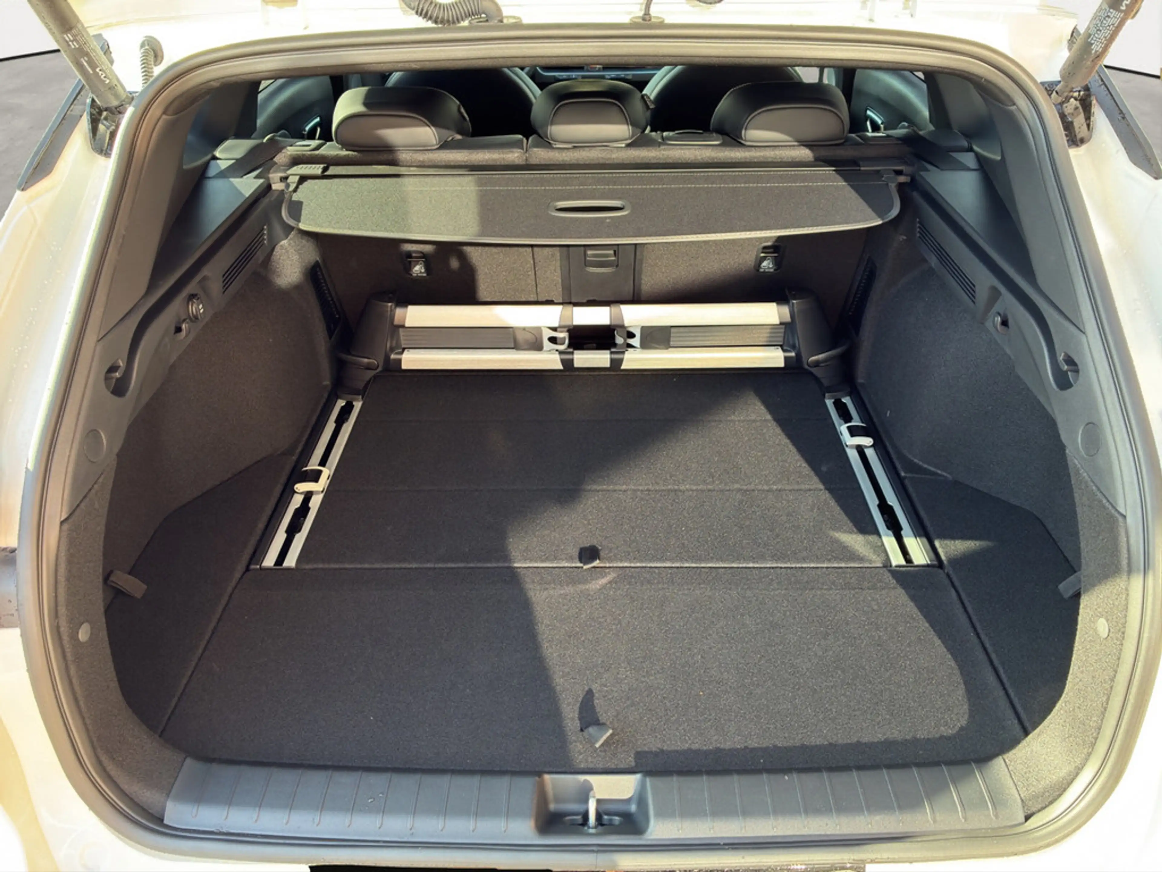 Kia K4 SW 1.6T DCT GT-Line | LED | SHZ | NAVI — photo 11