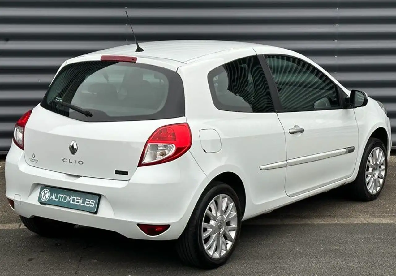 Renault Clio Citadine 5 portes — photo 3