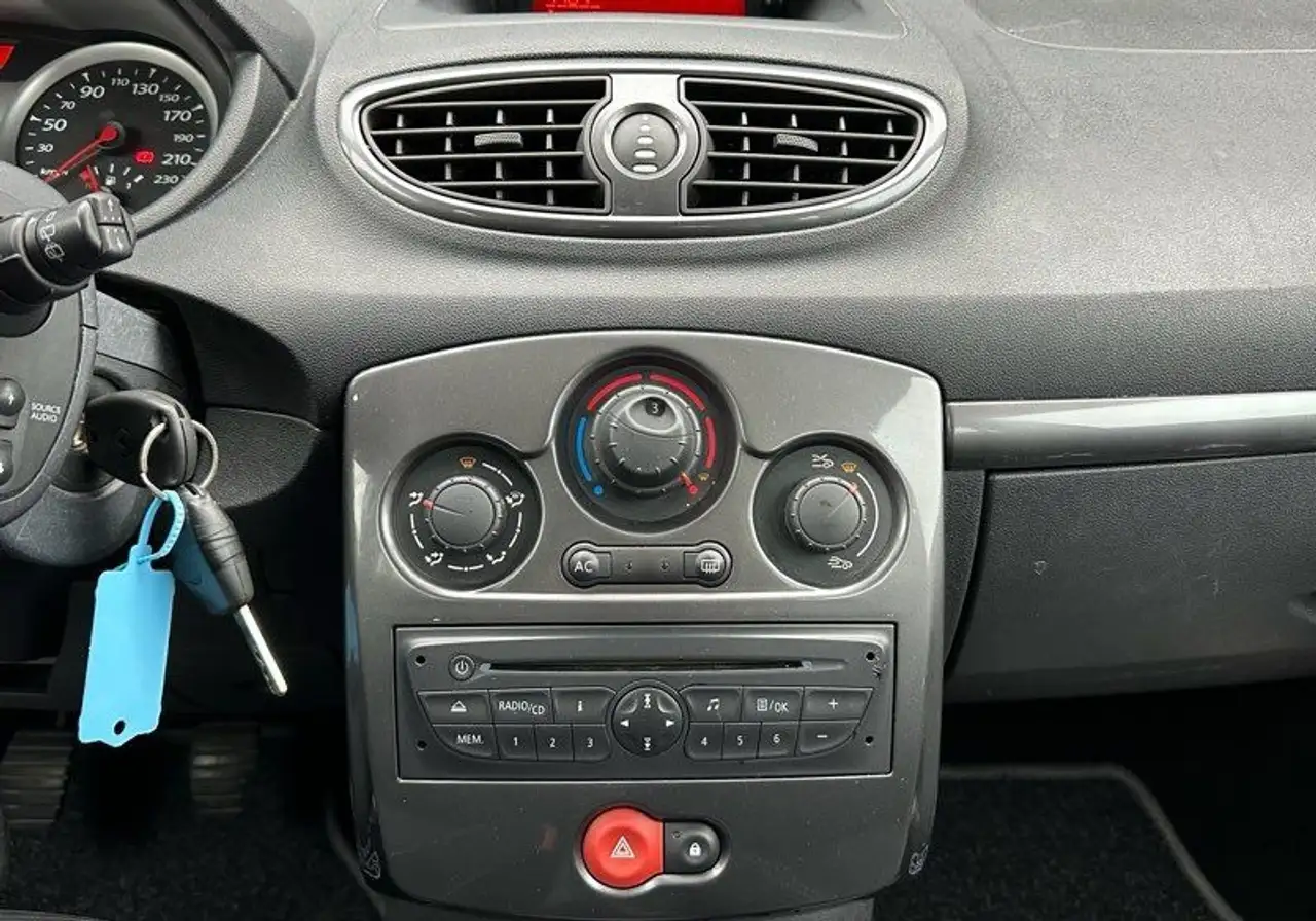 Renault Clio Citadine 5 portes — photo 14