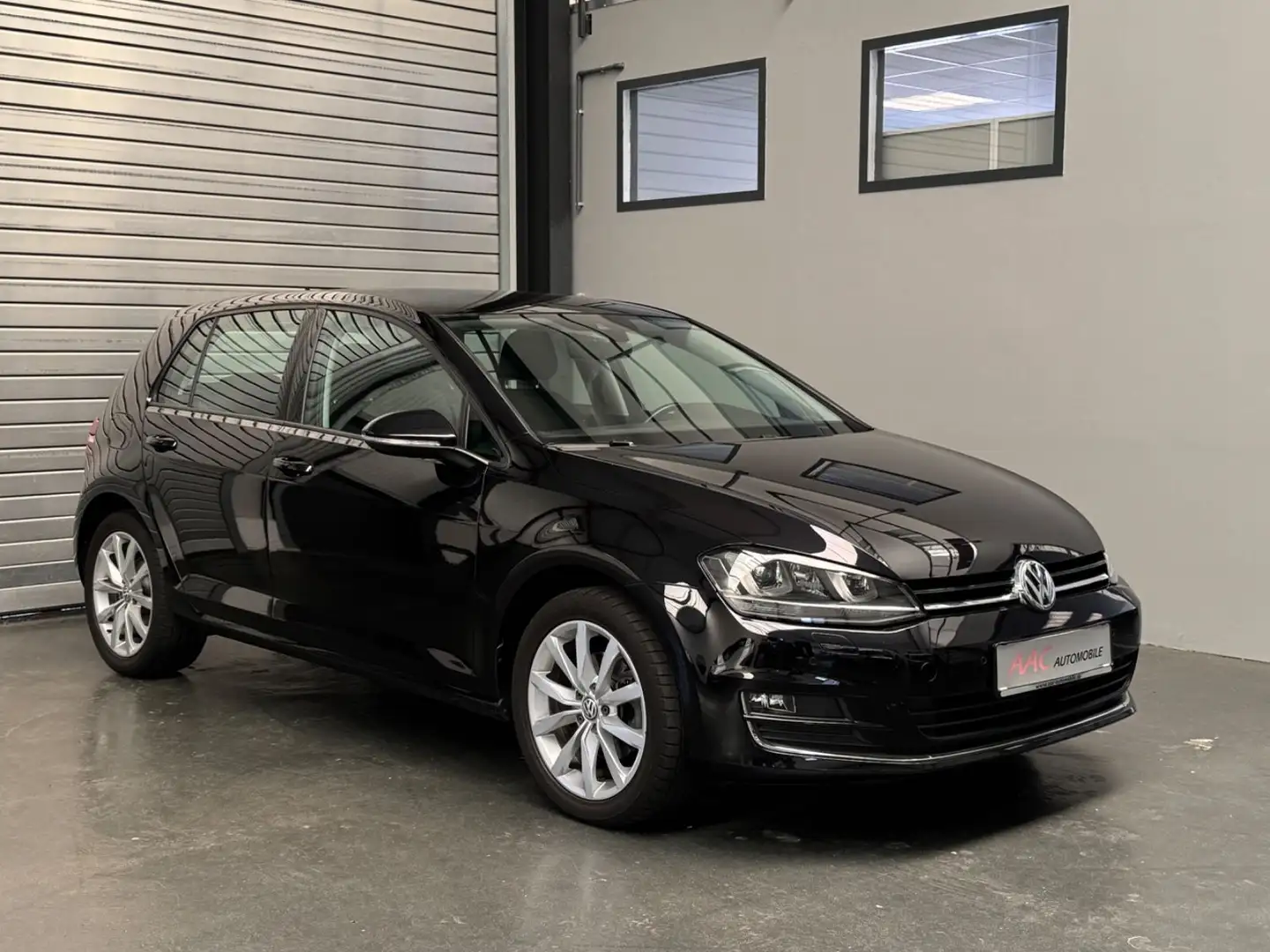Volkswagen Golf VII Lim. Highline BMT/Navi/Cam/Tempomat Nero - 1