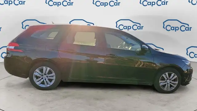 Peugeot 308 view 4
