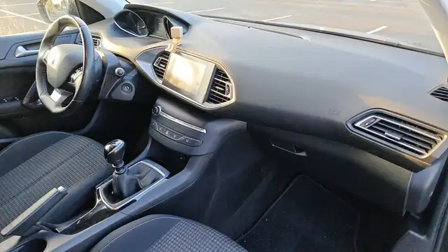 Peugeot 308 view 10