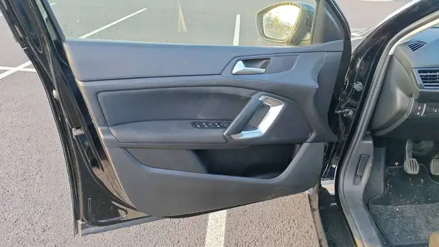Peugeot 308 view 7