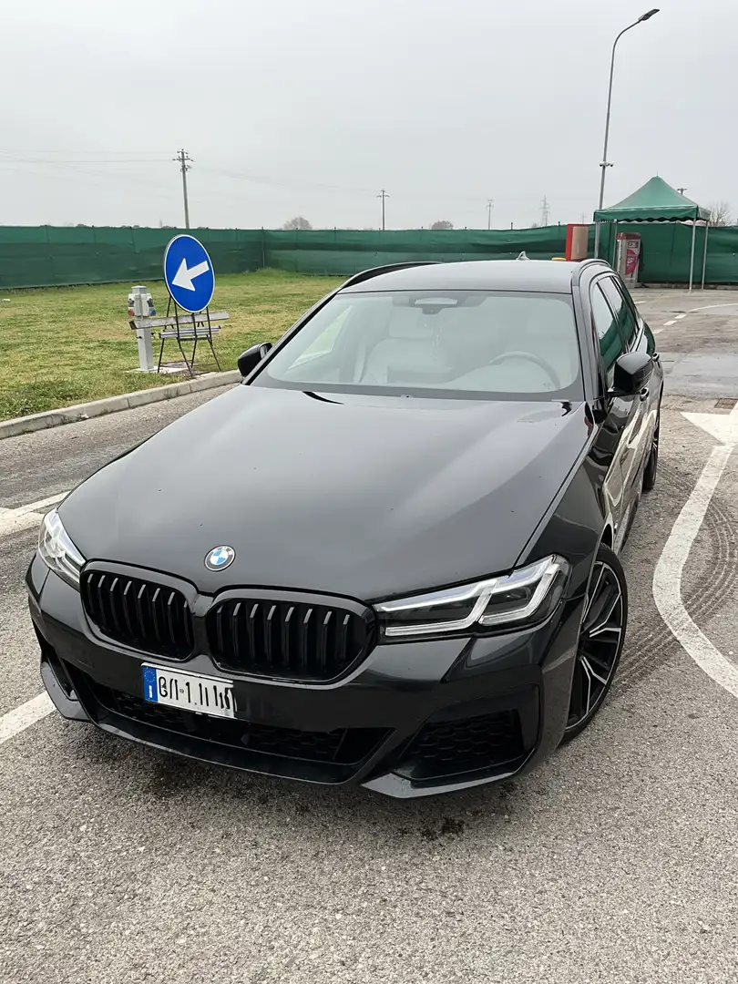 BMW 530 Serie 530d Touring mhev 48V xdrive Msport auto Nero - 1