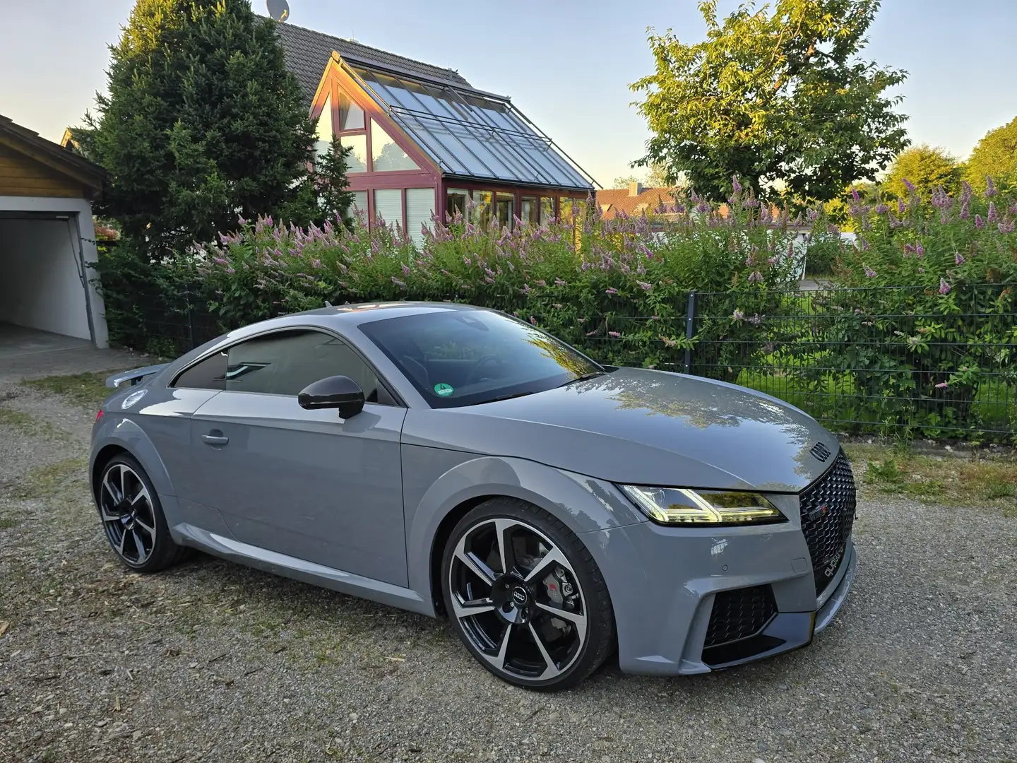 Audi TT RS Coupe - 1