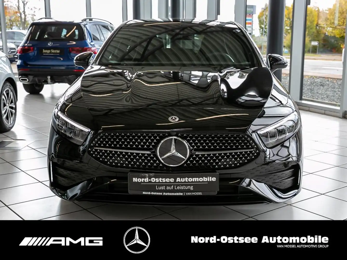 Mercedes-Benz A 200 d AMG PREM NIGHT KEYLESS TOTW LED NAVI Schwarz - 2