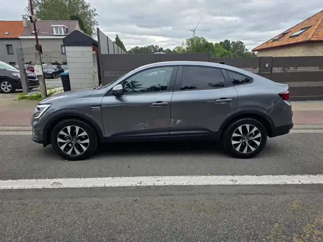 Renault Arkana view 4