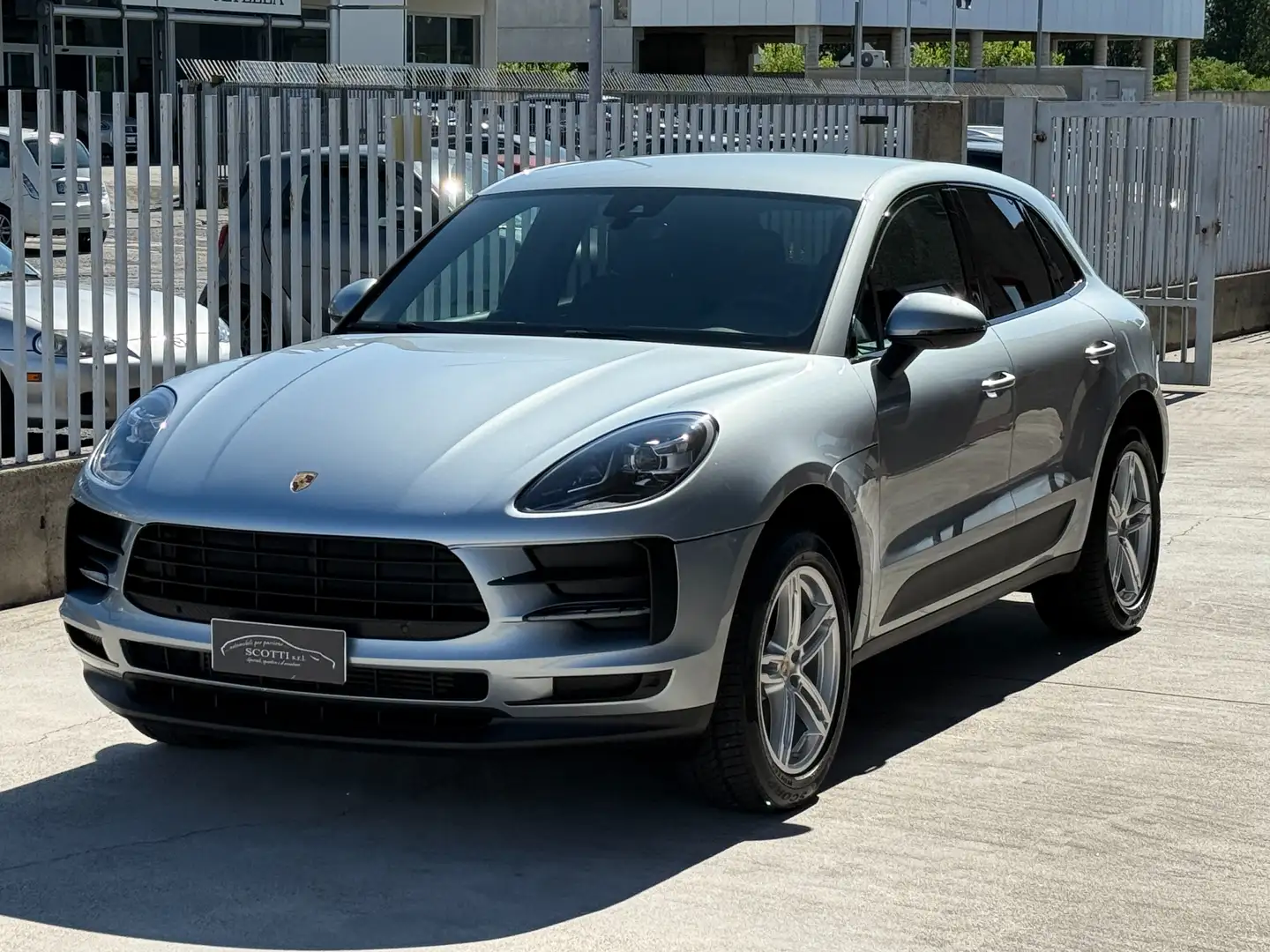 Porsche Macan 2.0 245cv pdk Argento - 1