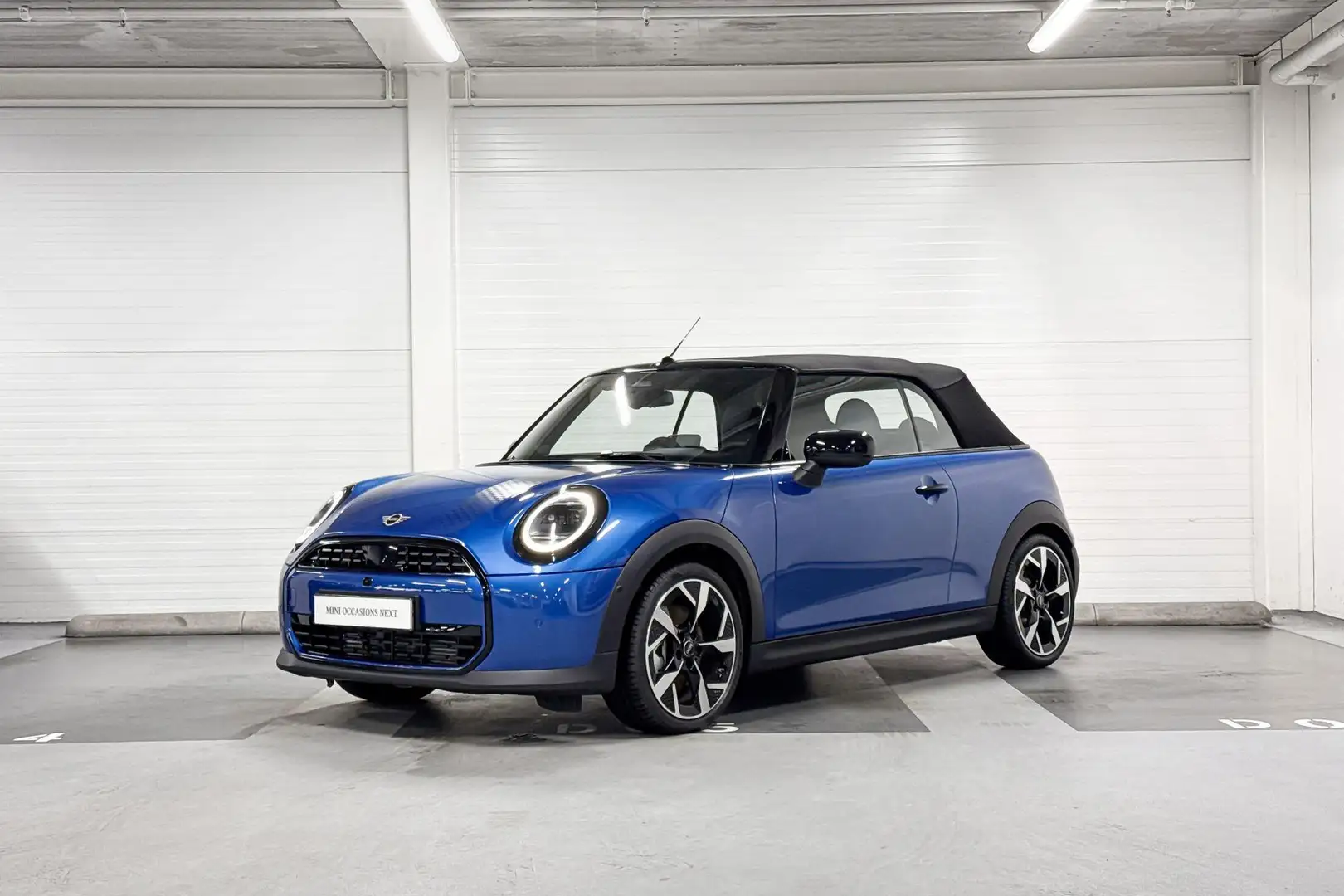 MINI Cooper C Cabrio 2.0 Favoured L Blauw - 2