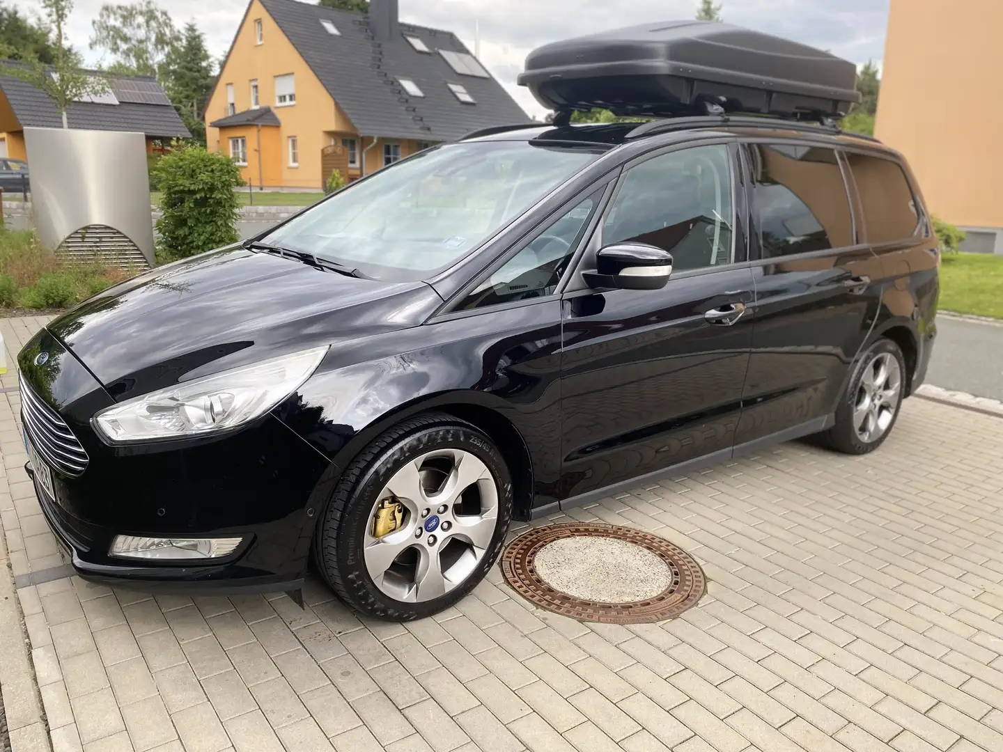 Ford Galaxy 2.0 TDCi Aut. Trend Schwarz - 1