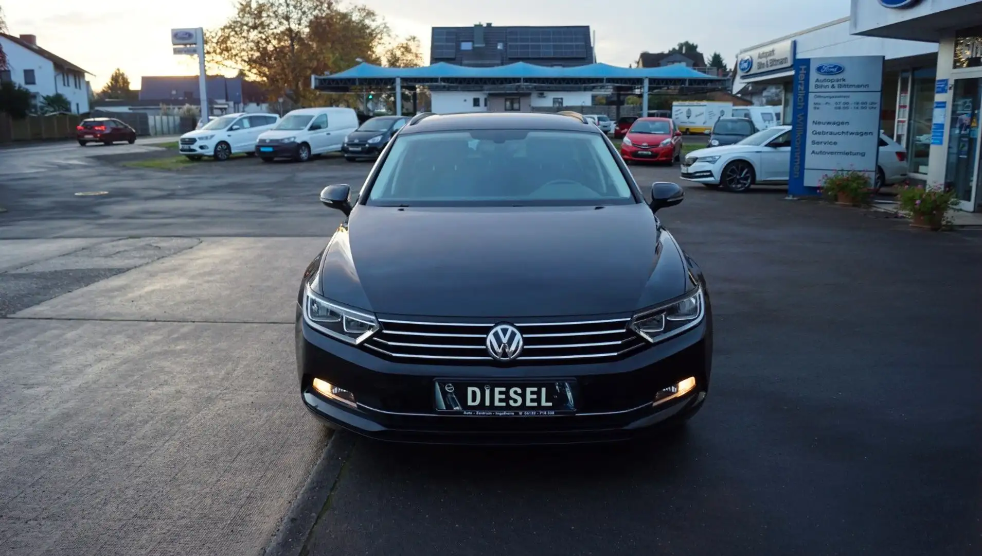 Volkswagen Passat Variant Passat 2.0 TDI Comfortline AHK+Assist+Nav+SHZ Schwarz - 2