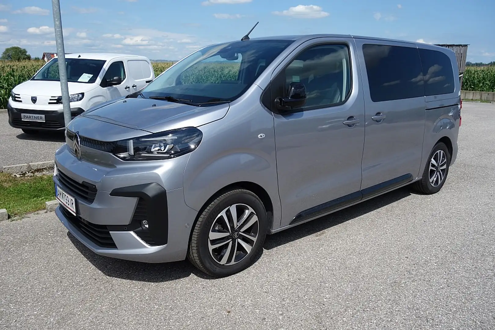 Citroen Spacetourer BlueHDI 180 S&S EAT8 M Business Lounge Silber - 1