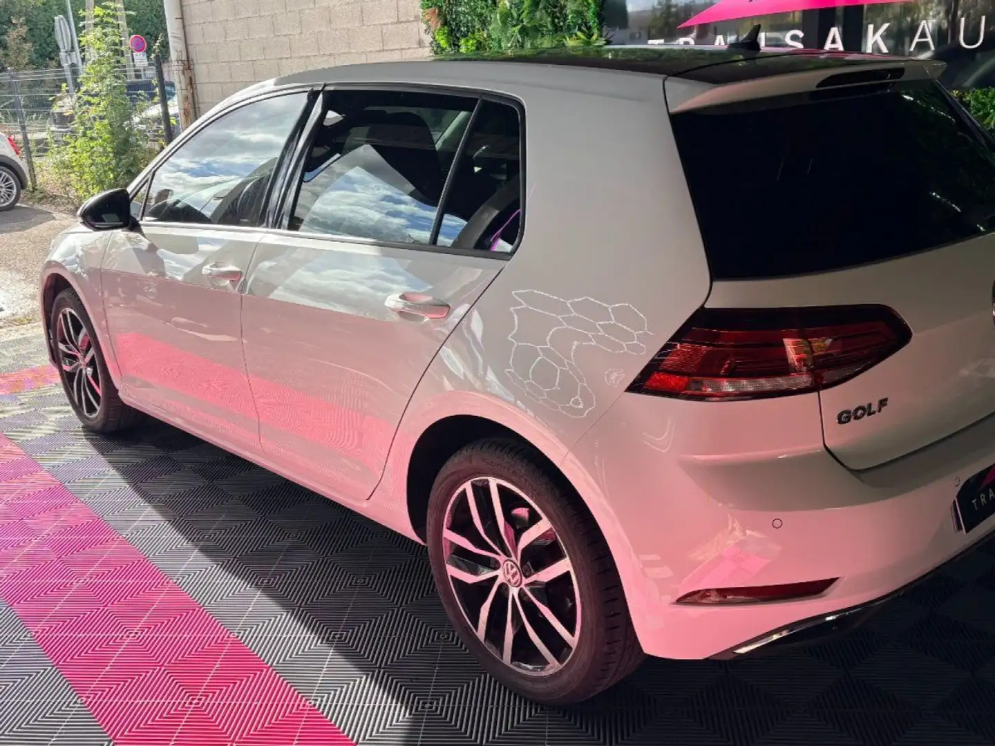 Volkswagen Golf 1.4 TSI 125 ch Connect ~ Caméra de recul ~ Full suivi ~ Régulateur/Limiteur de vitesse ~ Car play ~ 4 pneus hiver en %2B Wit - 2