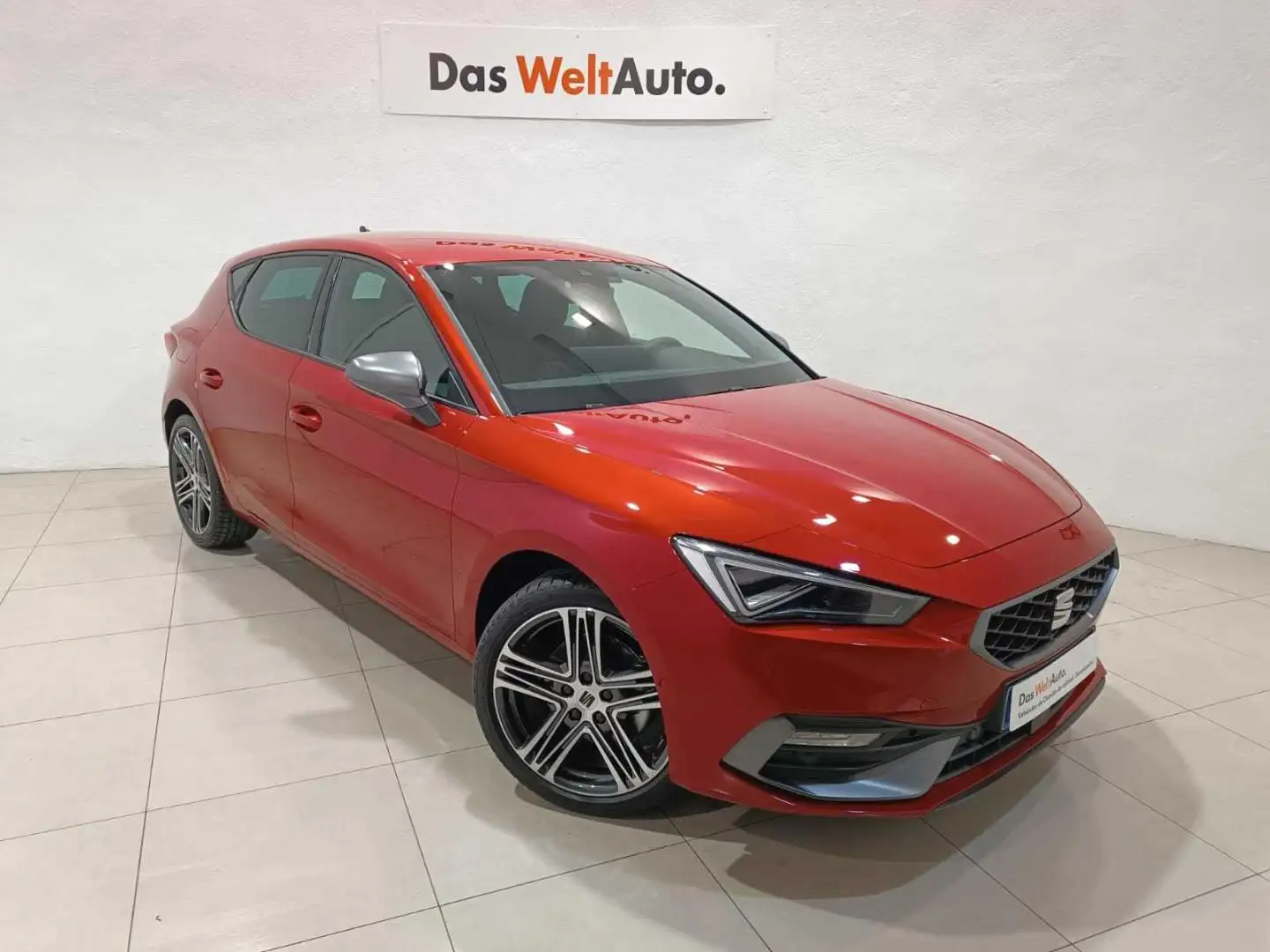 SEAT Leon Nuevo  1.5 TSI 110kW S&S FR Special Edition MY26.6 Rojo - 1