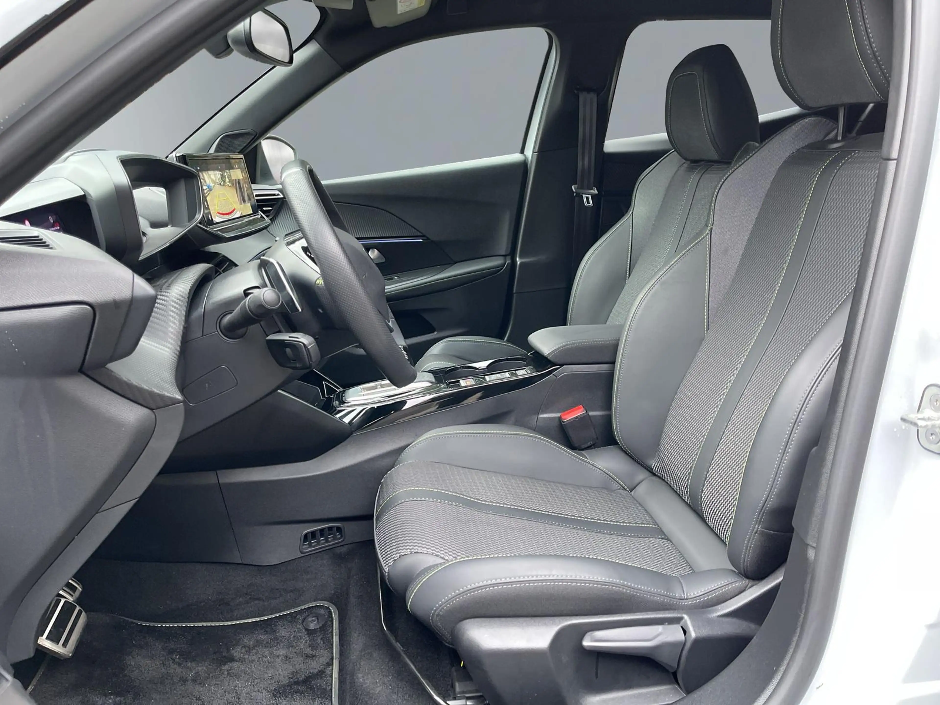 Peugeot 2008 Allure PureTech 130 EAT8*Navi*360°Kam*Shz — photo 11