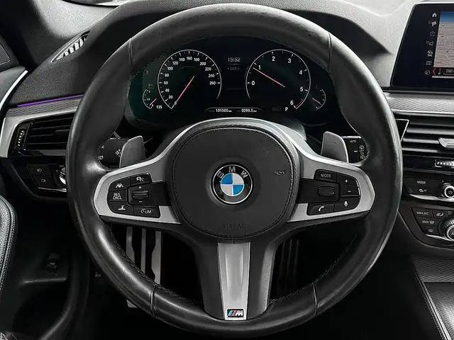 BMW 5 Series view 13