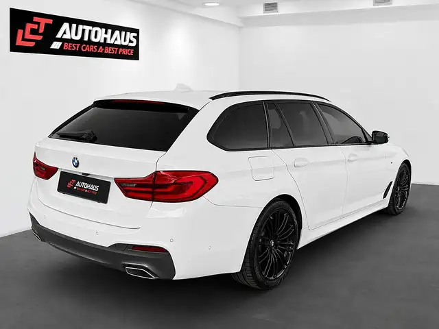 BMW 5 Series view 6