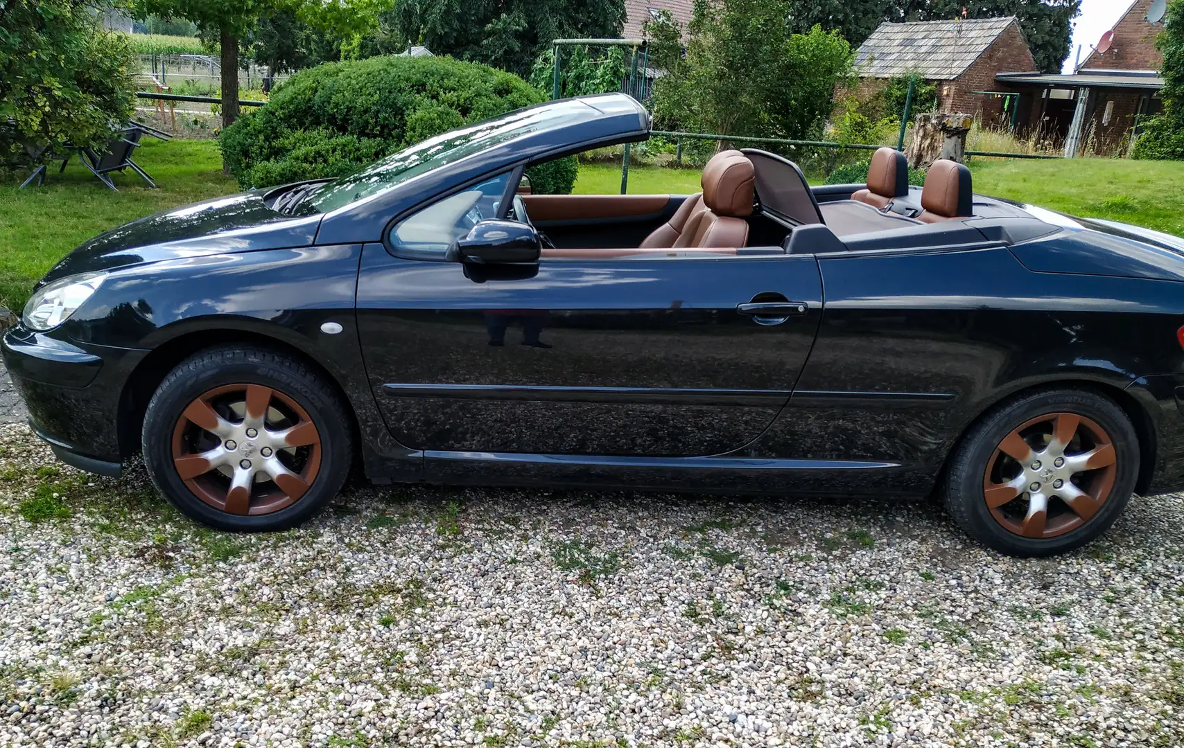 Peugeot 307 4-Sitzer-Cabrio mit seltener Sonderausstattung Noir - 1
