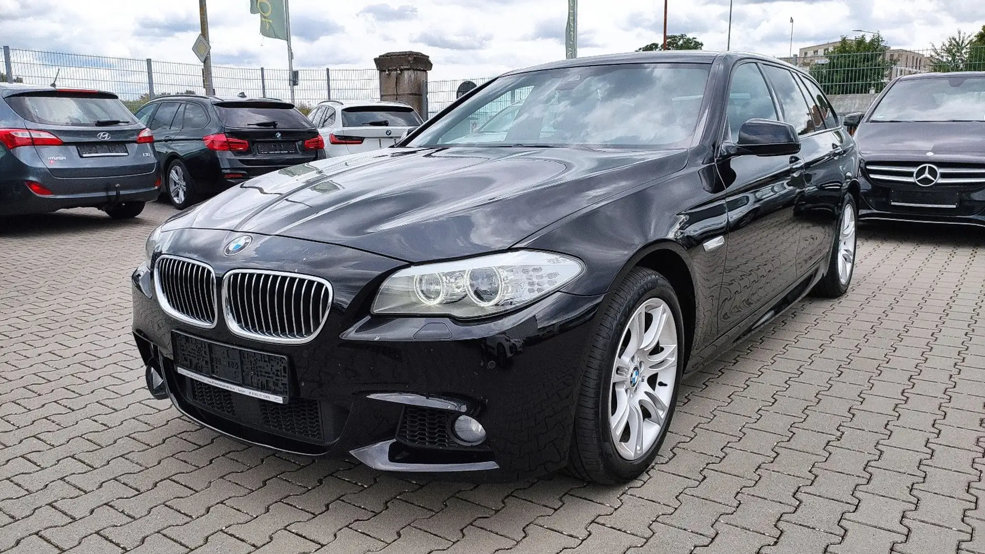 BMW 535 d xDrive+M-Paket+HUD+Kamera+LED+Leder+ACC Schwarz - 1