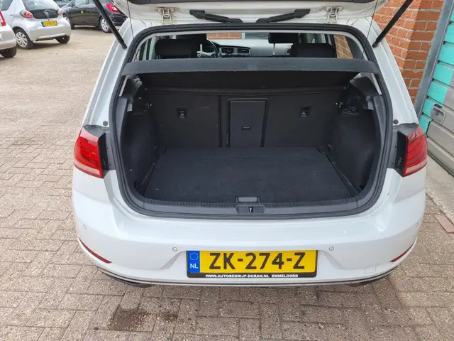 Volkswagen Golf view 8