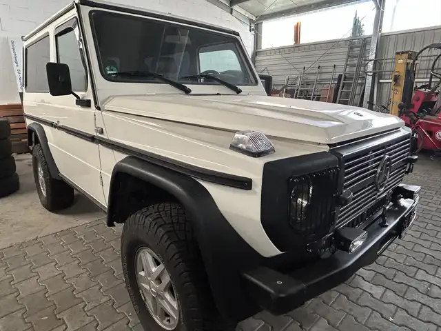Mercedes-Benz G 230