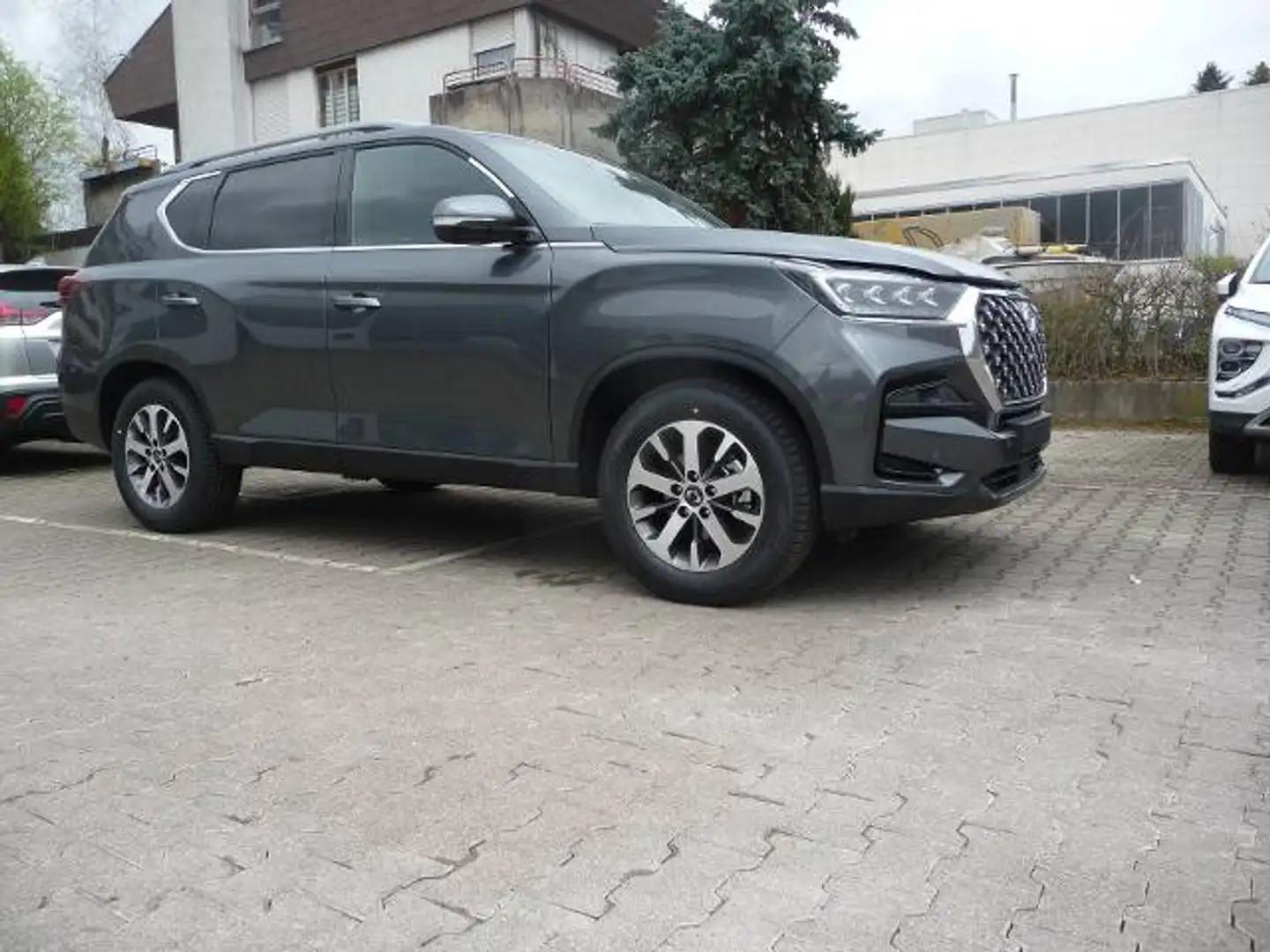 KGM Rexton 2,2 e-XDi AT LUX / Wildl Grau - 2